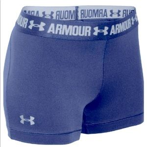 Under Armour women’s shorty compression shorts